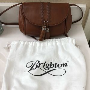 Ladies leather crossbody